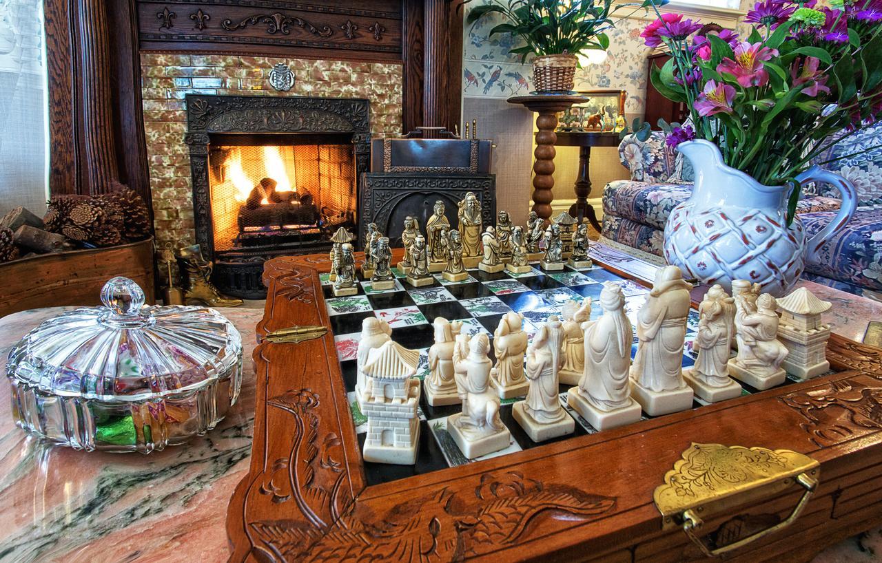 Bed & Breakfast Holden House 1902